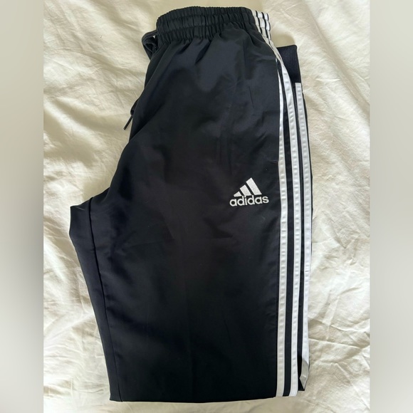 NEW Women’s Adidas track pants / workout pants Size M - Picture 2 of 5